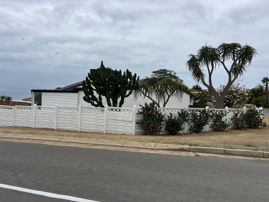 2 Bedroom Property for Sale in Wavecrest Eastern Cape